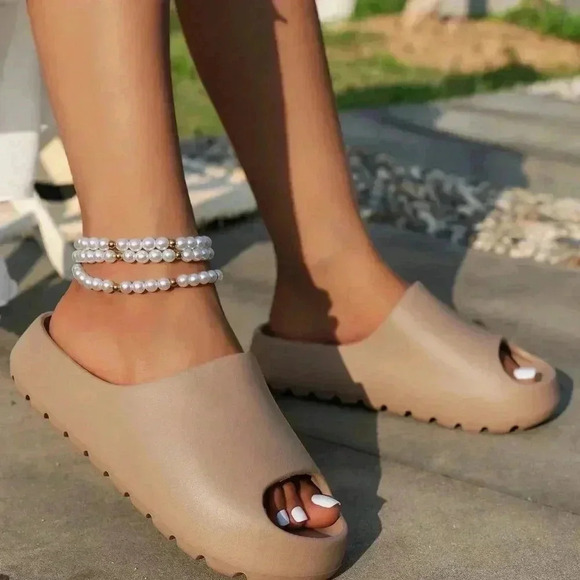 Brown Casual Women's Anti-Slip Slippers - Picture 3 of 7